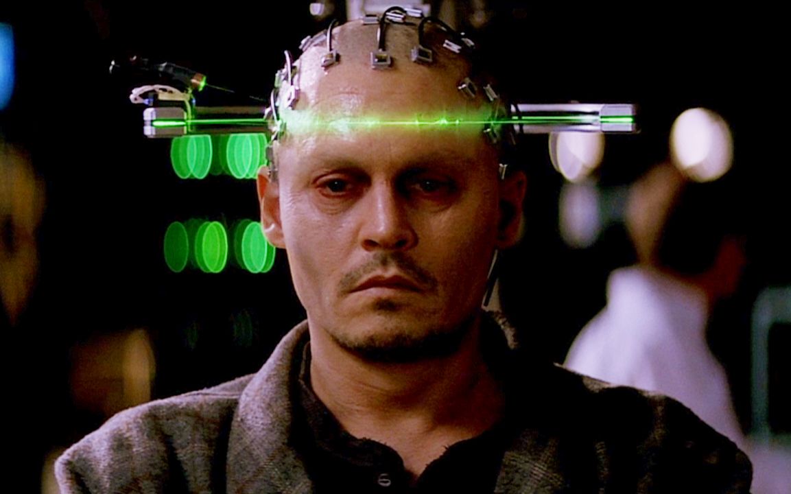 科幻动作电影，男子将意识传到了电脑上，联网后变得无人能敌！